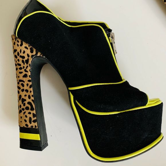 Dolce Vita Vesper Platform Peeptoe Heels - Picture 3 of 5